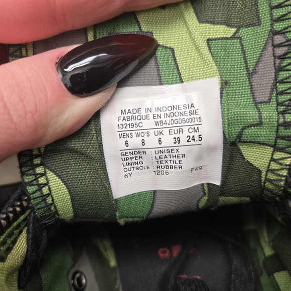 Gorillaz High-Top Converse Limited Edition 2012 - Picture 9 of 10